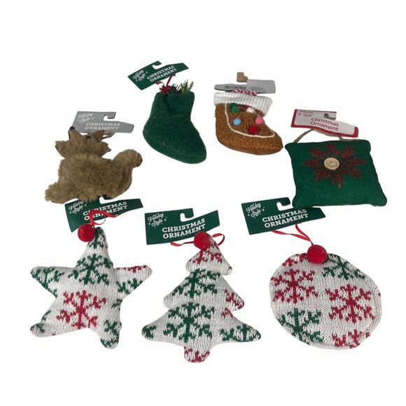 Holiday Style Set of 7 Christmas Ornament Fabric Knit Assorted New - Picture 2 of 9